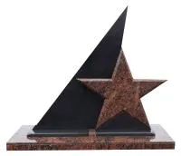 Красная звезда из гранита черная плита памятник в Калининграде (518442)