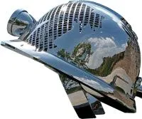 Каска - скульптура абстрактная скульптура из нержавеющей стали на заказ — Калининград  