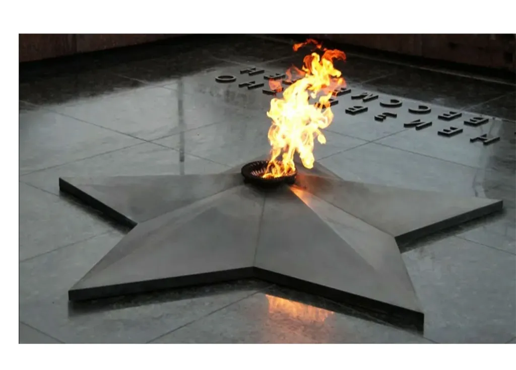 Звезда вечного огня из чугуна в Калининграде