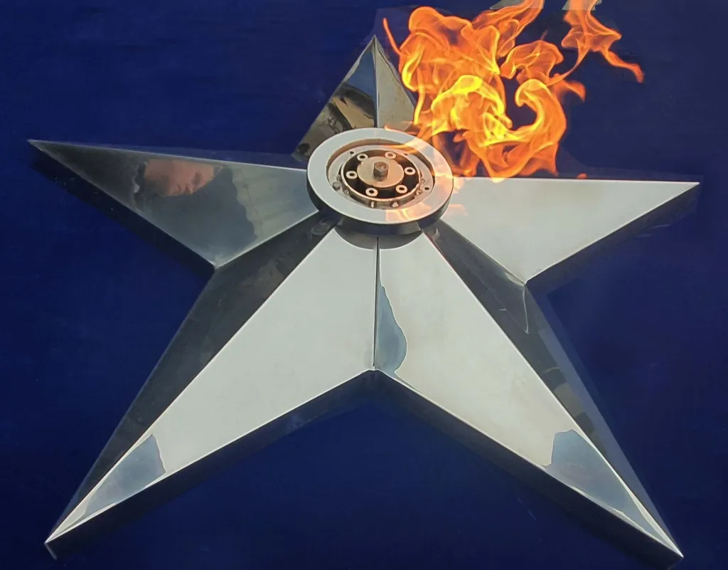 Вечный огонь символ воинской славы Калининград